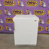Summit Appliance 5.5-cu ft Mini Fridge in White FF61W - Scratch & Dent (Minor)