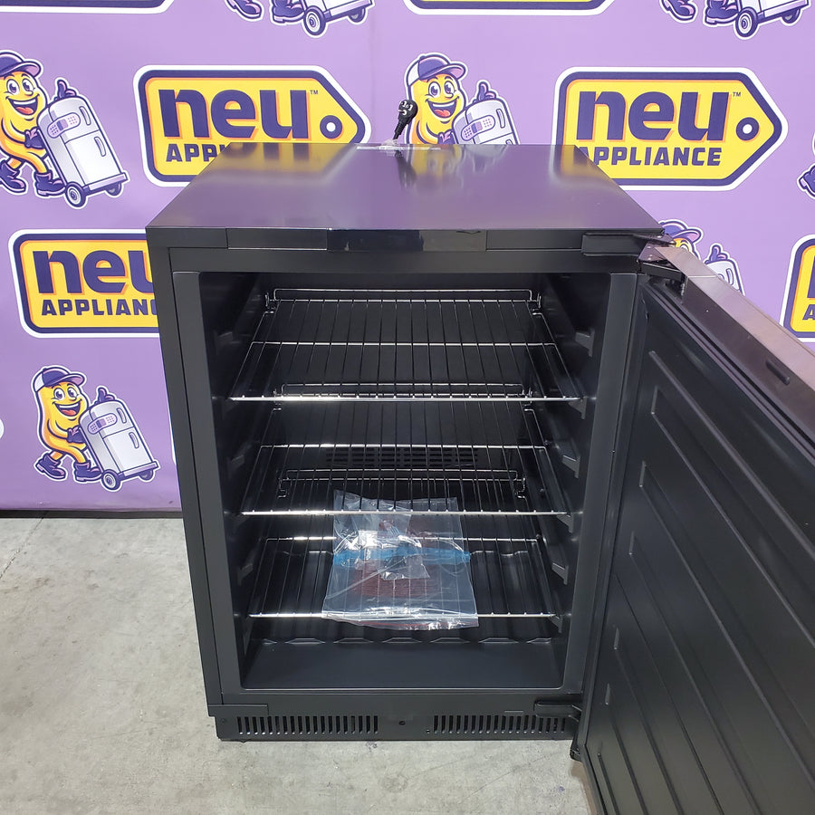 Summit Appliance 4.72-cu ft Frost-free Upright Freezer in Stainless Steel SCFF53BSS - Open Box