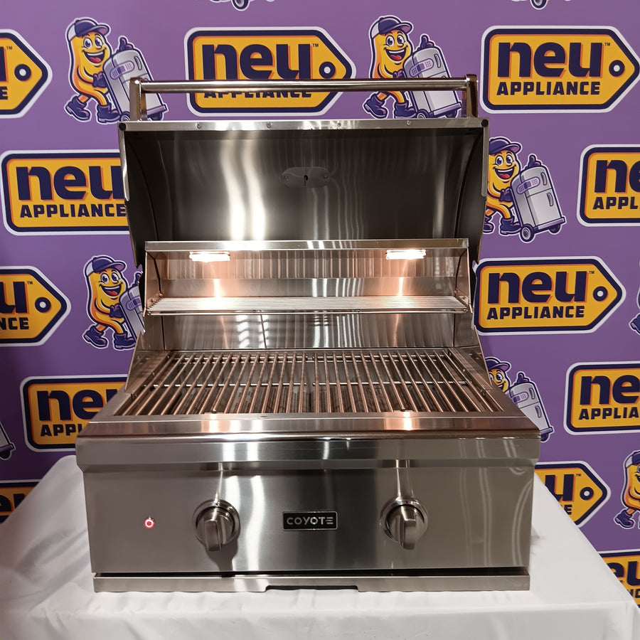 Coyote 28 Inch Built-in Gas Grill with Infinity Burners, Warming Rack, Heat Control Grids, 40,000 Total BTU, Interior Hood Lights, 640 sq. in. Cooking Area and Stainless Steel Grates C1C28LP - Scratch & Dent (Minor)