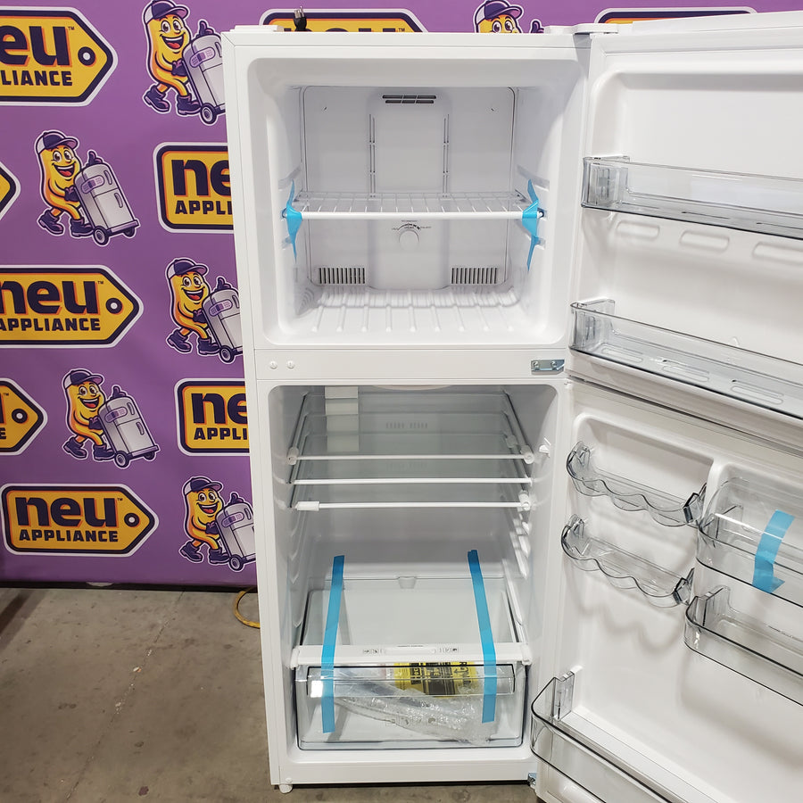 Premium Levella 10.0-cu ft Counter-Depth 23.7-in Wide Top-Freezer Refrigerator in White PRN10150HW - Scratch & Dent (Major)