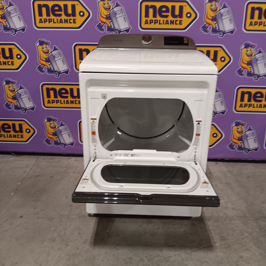 Maytag 5.3 cu. ft. Pet Pro Top Load Washer with Impeller, Extra Power and Sanitize Cycle - Scratch & Dent (Minor) and Maytag 7.4 Cu. Ft. Top Load Electric Dryer with Extra Power and Advanced Moisture Sensing 16277 - MED6205RW - Scratch & Dent (Minor)