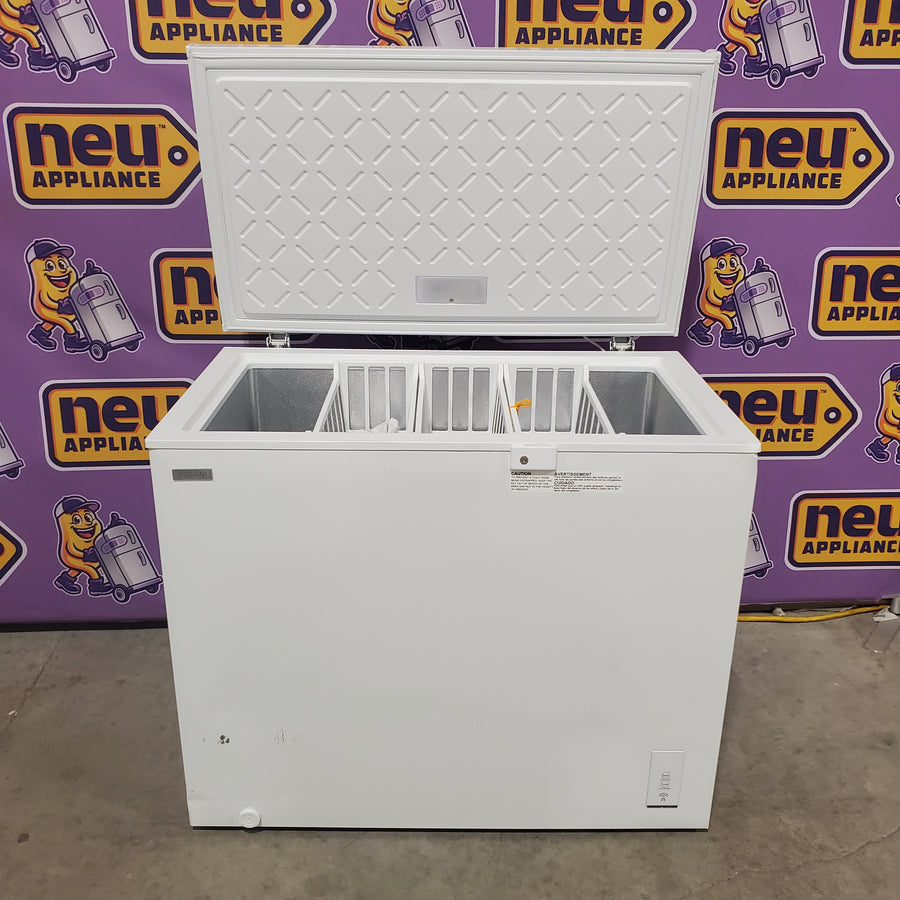Vissani 8.8 cu. ft. Manual Defrost Convertible Garage Ready Chest Freezer in White, Powered by Hubspace MDCF9WH - Scratch & Dent (Major)