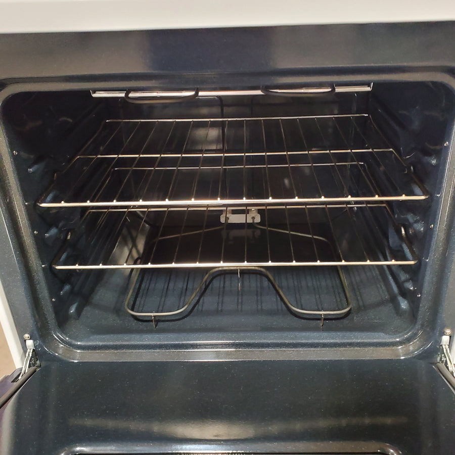 GE Hotpoint 30-in 4 burners 5.0-cu ft Freestanding Electric Range in White RBS330DR3WW - Scratch & Dent (Moderate)