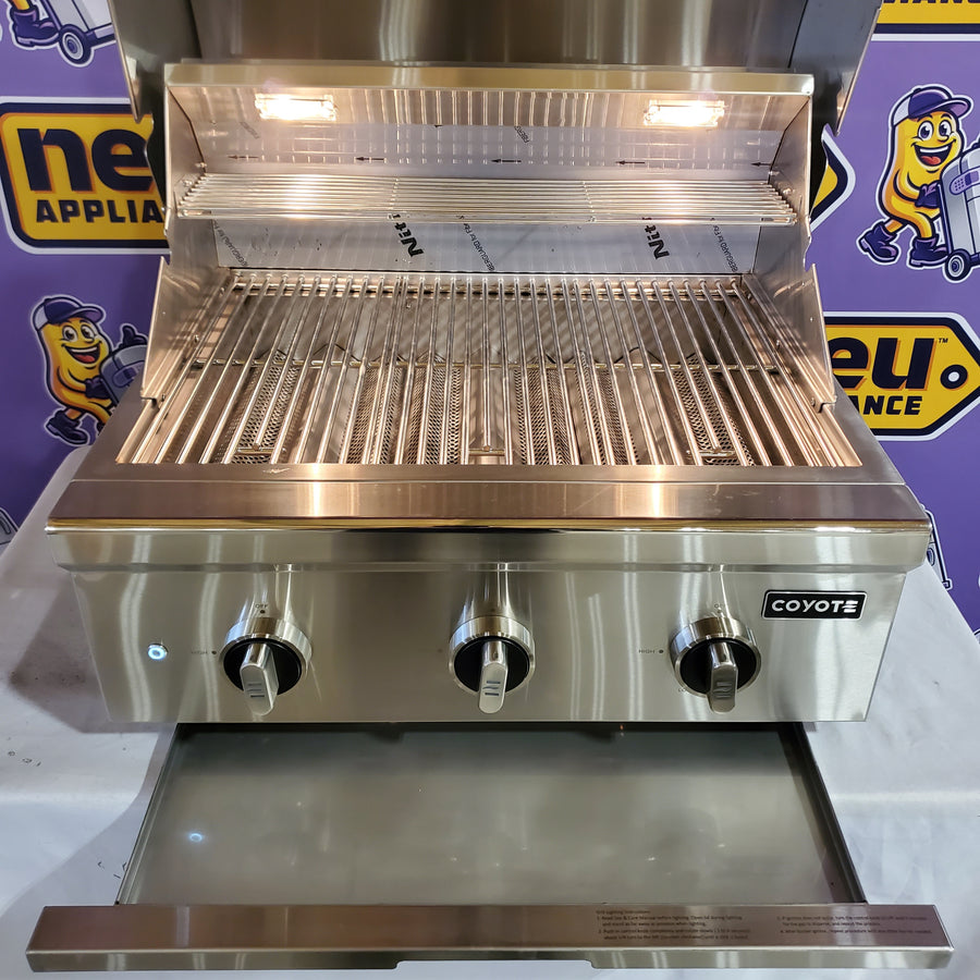 Coyote 30 Inch Built-In Stainless Steel Gas Grill with 640 sq. in. Total Cooking Area, 3 Burner, Interior Lighting, Integrated Windguard, and Smudge Proof Control Panel C3C30NG - Scratch & Dent (Minor)