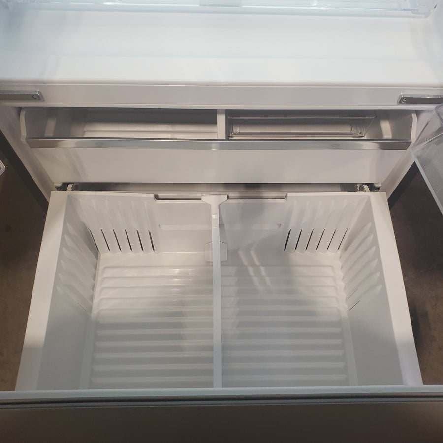 Bosch Fastest Ice Maker Standard-Depth 300 Series 26-cu ft 36-in Wide with Ice Maker ENERGY STAR Certified in Stainless Steel 22142801 - B36D31ENS - Scratch & Dent (Moderate)