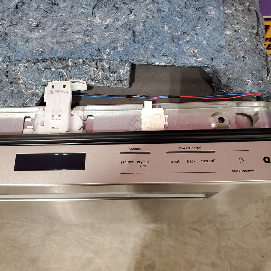 Bosch Benchmark Series 24-in Top Control Built-in Dishwasher With Third Rack, PowerControl and CrystalDry, 38-Decibel in Stainless Steel SHP9PCM5N - Scratch & Dent (Minor)