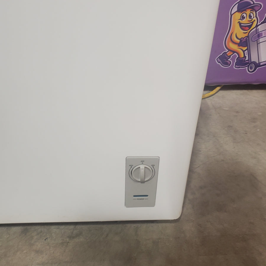 Midea 7.0 cu ft Chest Freezer in White 0512191 - MRC07M5AWW - Certified Refurbished