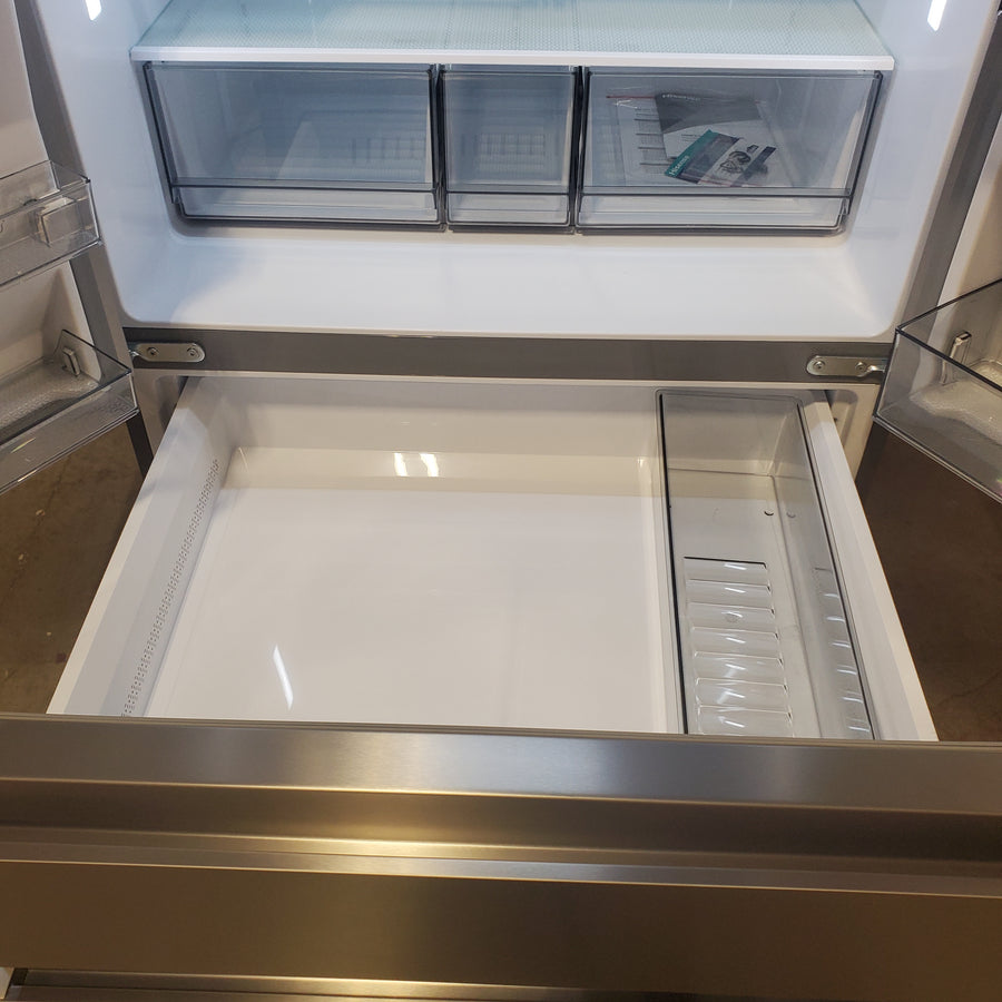 Hisense PureFlat 25.6-cu ft 4-Door Smart French Door ENERGY STAR Refrigerator in Stainless Steel with Ice Maker, Water and Ice Dispenser HRM260N6TSE - Scratch & Dent (Minor)