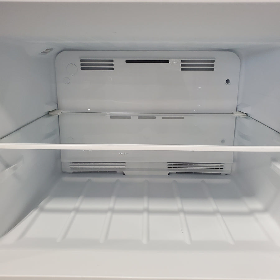 Vissani 14.2 cu. ft. Top Freezer Refrigerator in White, Garage Ready MDTF14WH5 - Scratch & Dent (Minor)