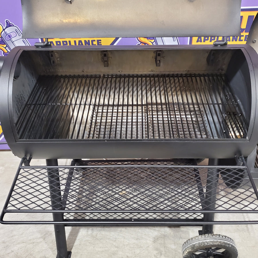 Oklahoma Joe's Highland 879-Sq. in Black Horizontal Charcoal Smoker 24203001 - Certified Refurbished