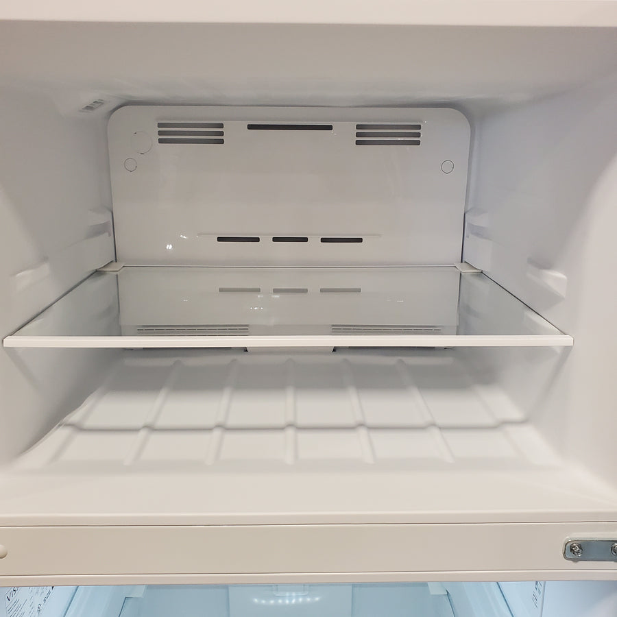 Vissani 14.2 cu. ft. Top Freezer Refrigerator in White, Garage Ready MDTF14WH5 - Scratch & Dent (Minor)