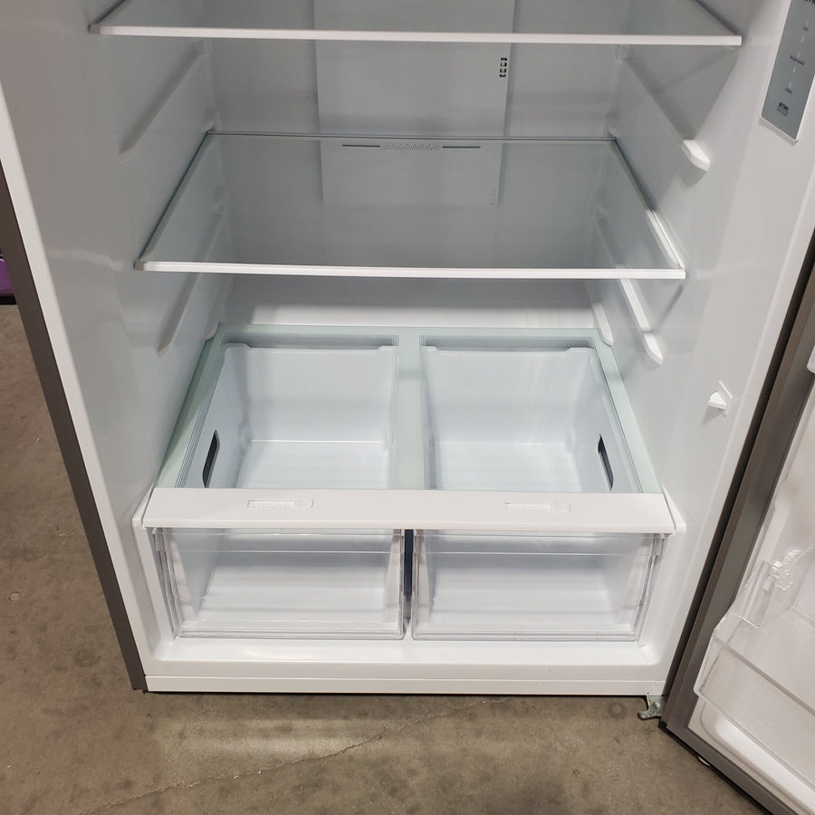 Vissani 18 cf Top Freezer Refrigerator-Stainless Look-E*Star-Garage Ready VRT180P3AVE - Scratch & Dent (Major)
