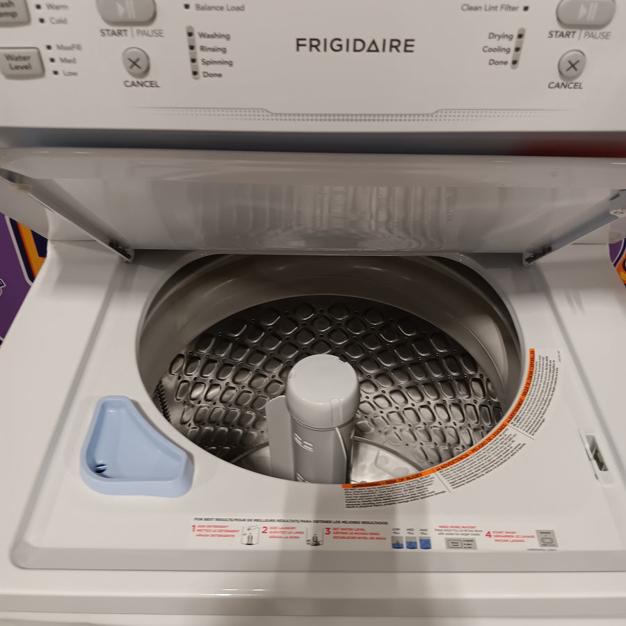 Frigidaire Electric Washer/Dryer Laundry Center - 3.9 Cu. Ft Washer and 5.5 Cu. Ft. Dryer 22442629 - FLCE7522AW - Scratch & Dent (Moderate)