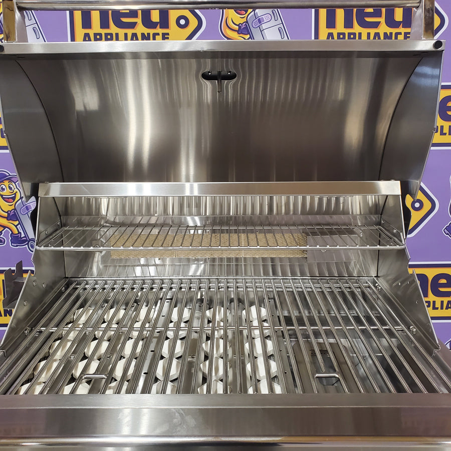 Coyote 30 Inch Built-In Grill with 2 Infinity Burners™, RapidSear™ Infrared Burner, 700 sq. in. Cooking Surface, Rotisserie and Smoker Box 1117267 - C2SL30NG - Open Box
