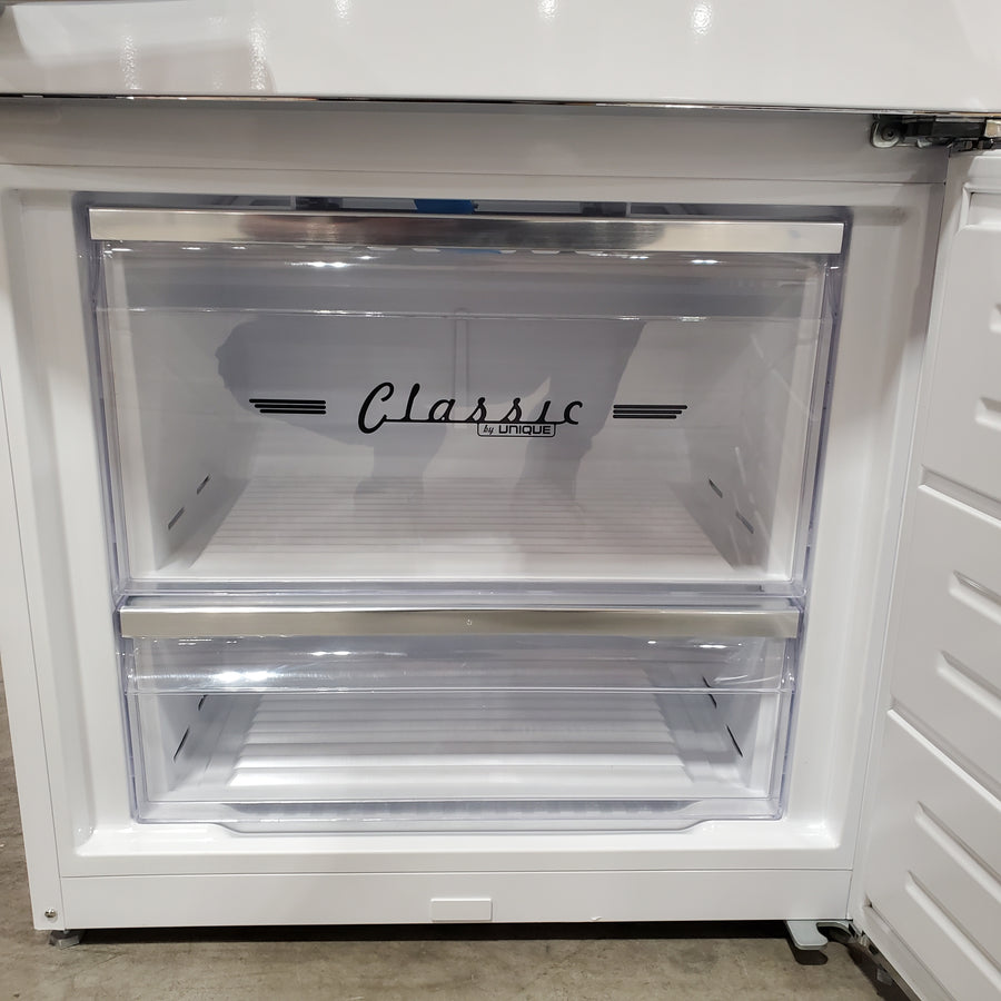 Classic Retro 28 in. 16.7 cu. ft. Frost Free Bottom Freezer Fridge in Marshmallow White, Energy Star UNQ-455LWAC - Open Box