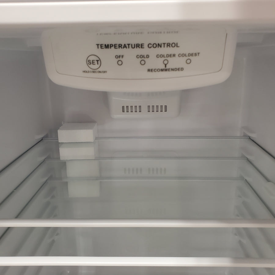 Premium Levella 10.0-cu ft Counter-Depth 23.7-in Wide Top-Freezer Refrigerator in White PRN10150HW - Scratch & Dent (Major)