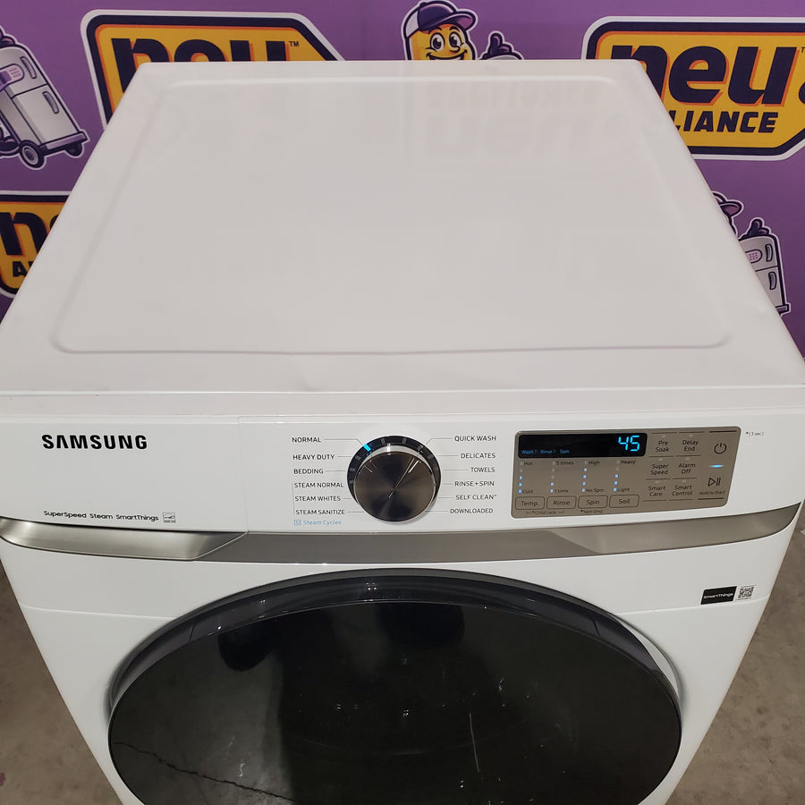 Samsung 4.5 cu. ft. Large Capacity Smart Front Load Washer with Super Speed Wash in White WF45B6300AW - Scratch & Dent (Minor)