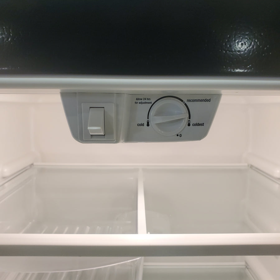Frigidaire 20.4-cu ft Standard-Depth 30-in Wide Top-Freezer Refrigerator in EasyCare Stainless Steel LFTR2021TF - Scratch & Dent (Moderate)