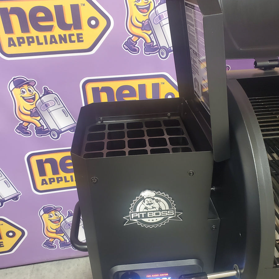 Pit Boss 700 DX Series 740-Sq. in Black Pellet Grill PB700DX - Open Box