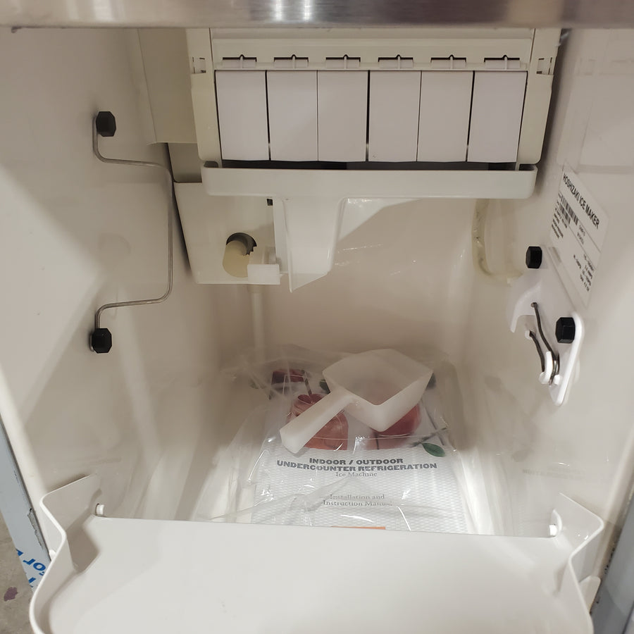 Hestan 15 Inch Outdoor Ice Machine with 22 Lb. Storage Capacity, 55 Lbs. Daily Ice Production, Top Hat Ice Cubes, Heavy Duty Insulation and Adjustable Legs GIMR15 - Open Box