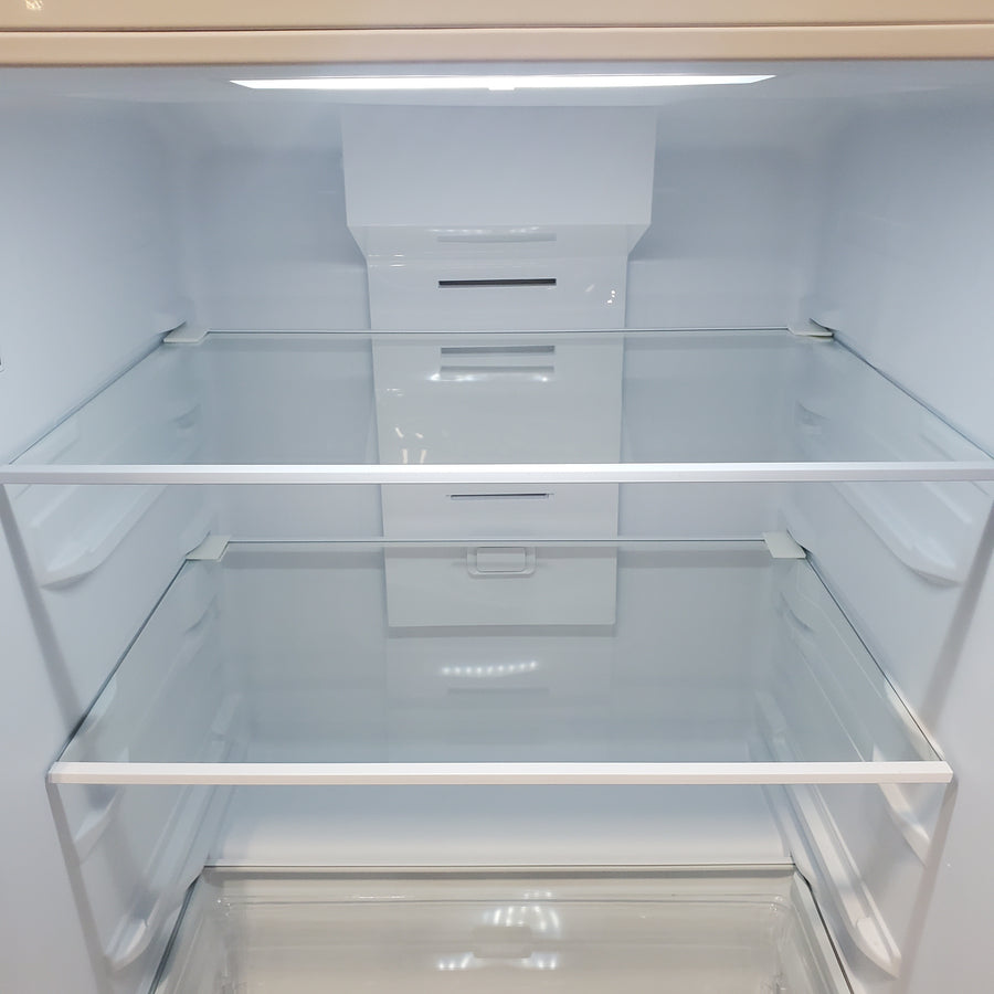 Vissani 14.2 cu. ft. Top Freezer Refrigerator in White, Garage Ready MDTF14WH5 - Scratch & Dent (Minor)