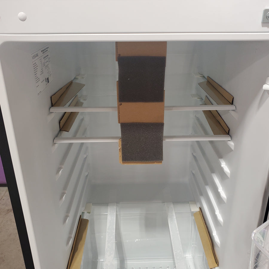 Vissani Black Top Freezer 10.1 Cu. Ft. Refrigerator with No Frost Design MDTF10BKES4 - Scratch and Dent (Moderate)