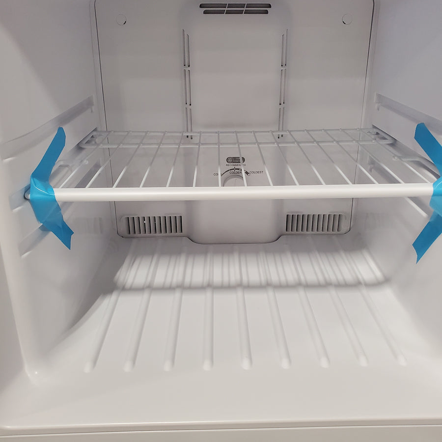 Premium Levella 10.0-cu ft Counter-Depth 23.7-in Wide Top-Freezer Refrigerator in White PRN10150HW - Scratch & Dent (Major)