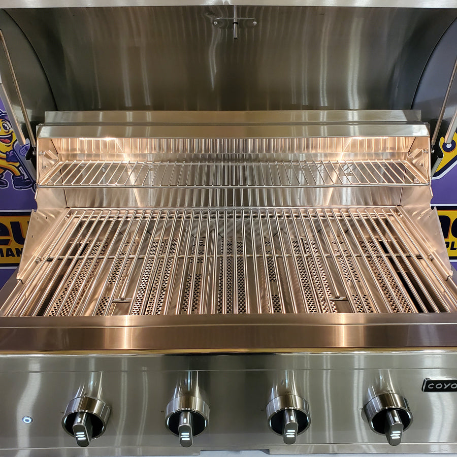 Coyote CL-Series 36-in 4-Burner Built-In Natural Gas Grill w/ Lift-Assist Hood & Safety Valve C3CL36NG - Scratch & Dent (Minor)