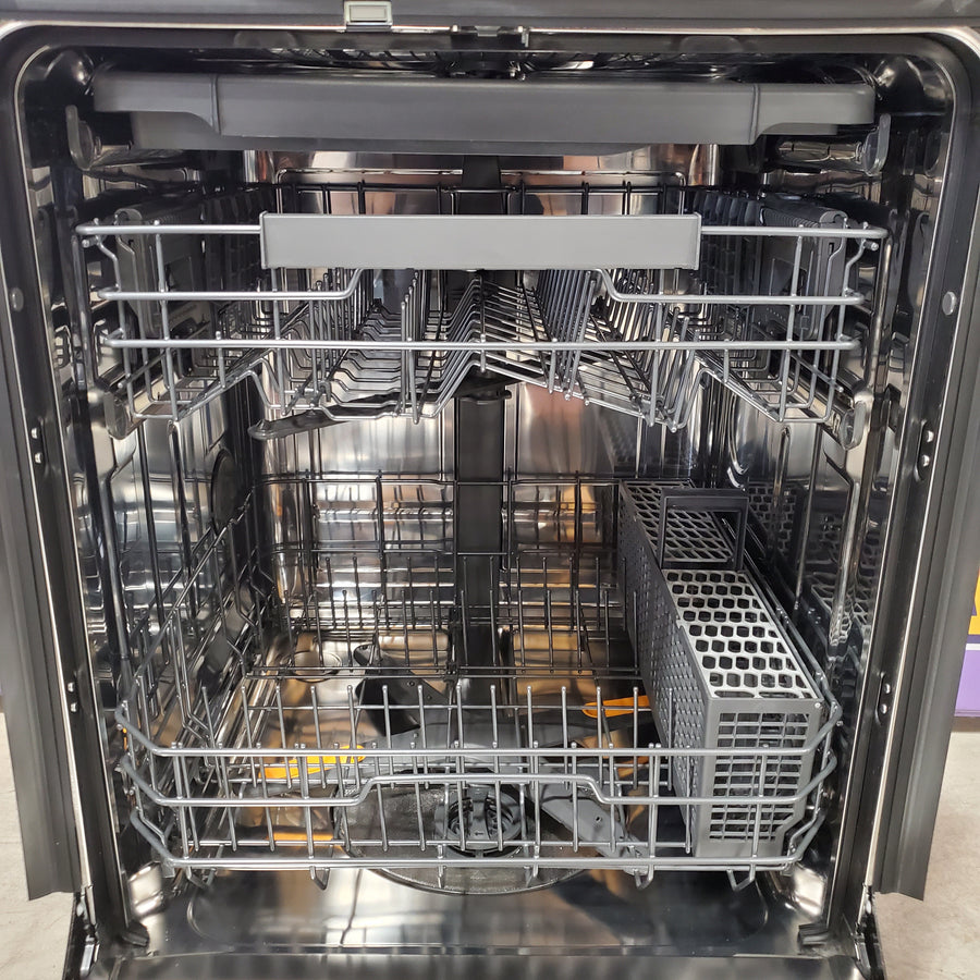 LG FlushFit 24" Top Control Smart Built-In Stainless Steel Tub Dishwasher with 3rd Rack, AutoVent Dry and 46dBA in Stainless Steel LDNPQ445S - Scratch & Dent (Minor)