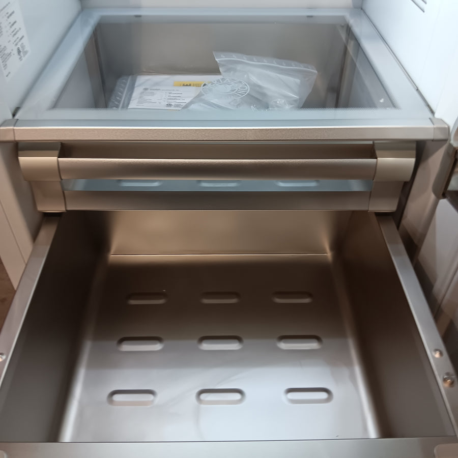 Bertazzoni 30 in. Wide 17.4 cu ft Built-in Refrigerator Column with interior TFT Touch & Scroll interface in Stainless Steel REF30RCPIXR - Open Box