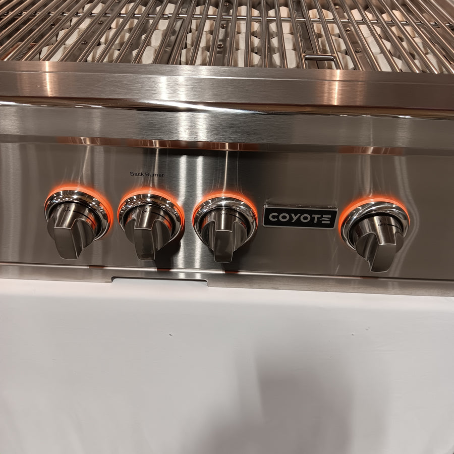 Coyote 36 Inch Built-In Grill with 3 Infinity Burners™, RapidSear™ Infrared Burner, 875 sq. in. Cooking Surface, Interior Grill Lighting, LED Illuminated Knobs, and Integrated Wind Guard C2SL36NG - Scratch & Dent (Moderate)