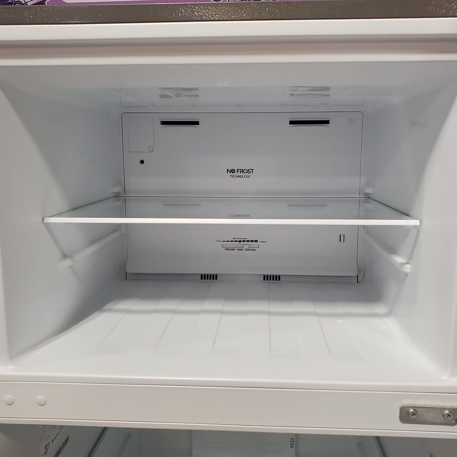 Vissani 18 cf Top Freezer Refrigerator-Stainless Look-E*Star-Garage Ready VRT180P3AVE - Scratch & Dent (Major)