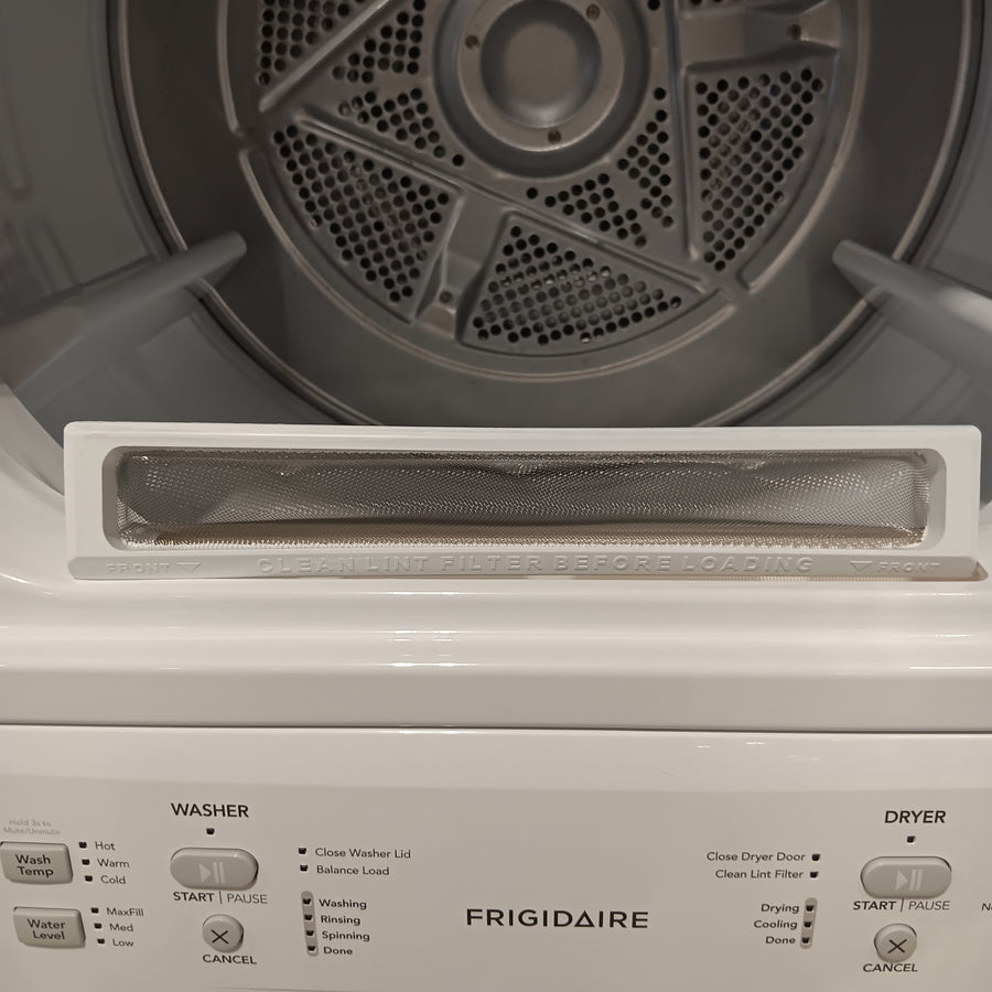 Frigidaire Electric Washer/Dryer Laundry Center - 3.9 Cu. Ft Washer and 5.5 Cu. Ft. Dryer 22442629 - FLCE7522AW - Scratch & Dent (Moderate)