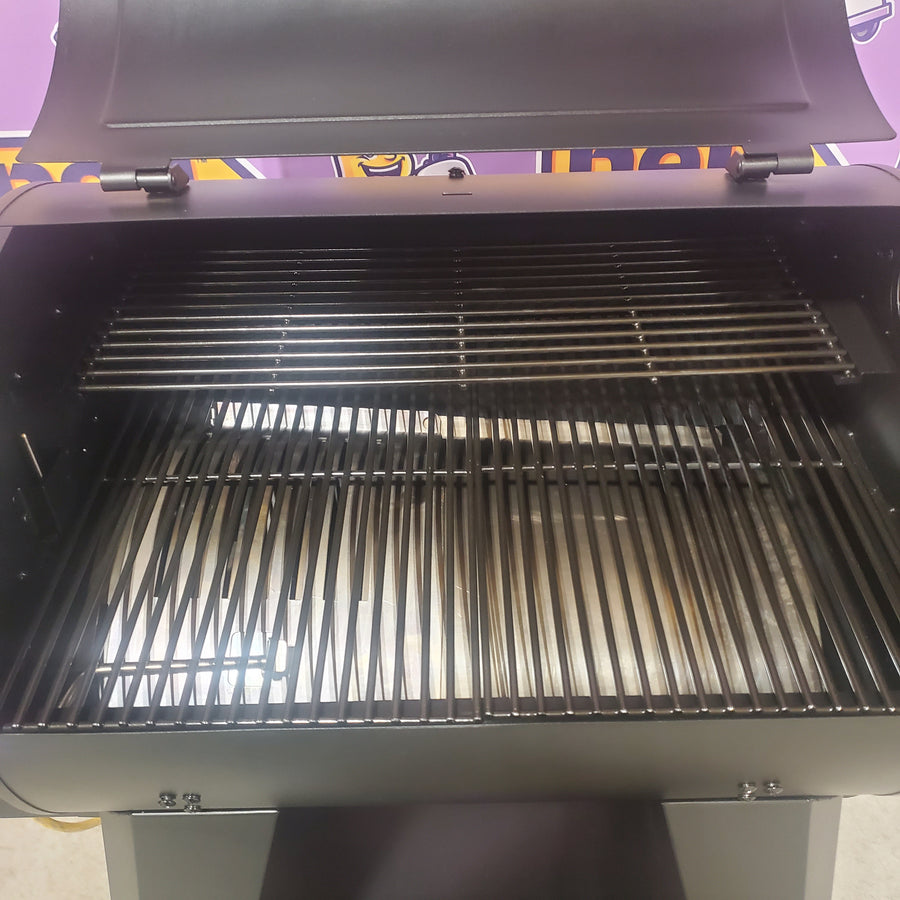 Pit Boss 700 DX Series 740-Sq. in Black Pellet Grill PB700DX - Open Box
