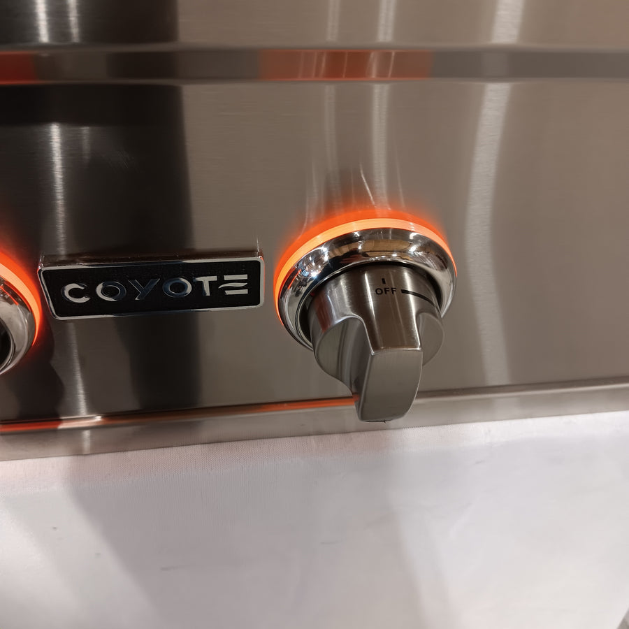 Coyote 36 Inch Built-In Grill with 3 Infinity Burners™, RapidSear™ Infrared Burner, 875 sq. in. Cooking Surface, Interior Grill Lighting, LED Illuminated Knobs, and Integrated Wind Guard C2SL36NG - Scratch & Dent (Minor)