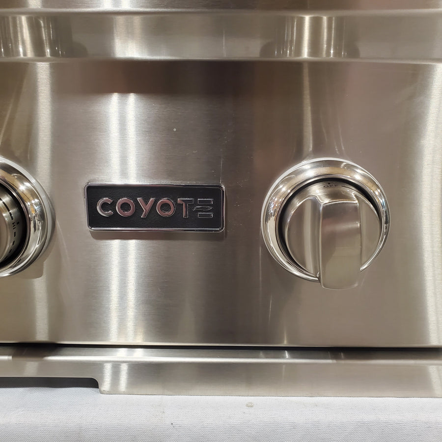 Coyote 30 Inch Built-In Grill with 2 Infinity Burners™, RapidSear™ Infrared Burner, 700 sq. in. Cooking Surface, Rotisserie and Smoker Box 1117267 - C2SL30NG - Open Box
