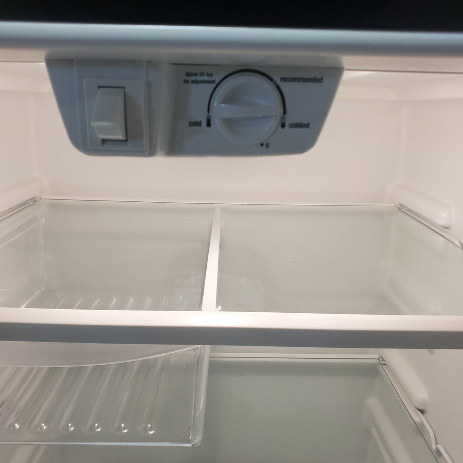 Frigidaire 20.4-cu ft Standard-Depth 30-in Wide Top-Freezer Refrigerator in EasyCare Stainless Steel LFTR2021TF - Scratch & Dent (Moderate)