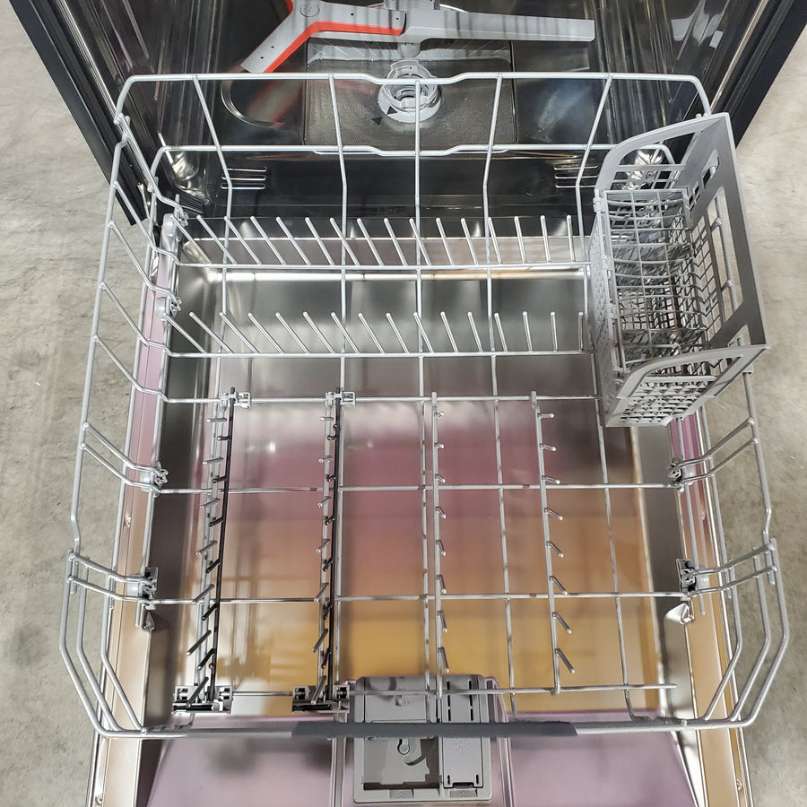 Bosch 800 Series 24 " Top Control Smart Built-In Stainless Steel Tub Dishwasher with 3rd Rack and CrystalDry, 42 dBA in Stainless Steel SHP78CF5N - Scratch & Dent (Moderate)