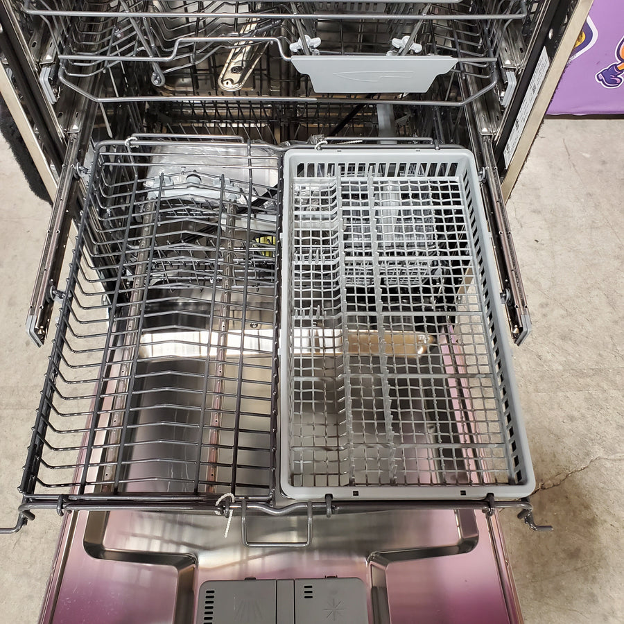 Asko 24 Inch Fully Integrated Panel Ready Built-In Dishwasher with 17 Place Settings, 11 Programs, 40 dBA, 8 Steel™, Super Cleaning System+™, LED Interior Light, and Turbo Drying DFI675XXL - Open Box