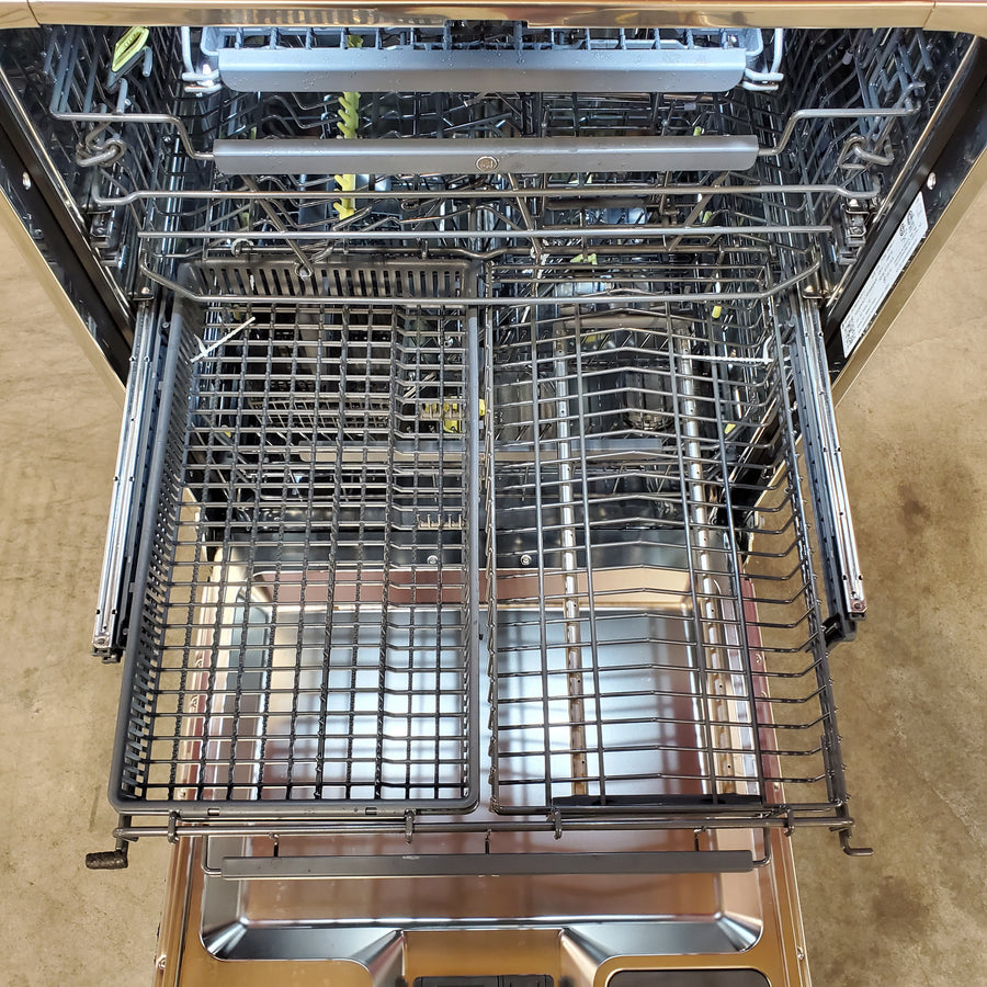 Asko 60+ Series 24 Inch Fully-Integrated Panel Ready Smart Dishwasher with 18 Place Settings, 15 Wash Cycles, 39 dBA, Flexiracks™, 10 Spray Zones, XXL Tub, Super Cleaning System+™, Aqua Safe™, and Kid Safe™ DFI786XXLSOF - Open Box