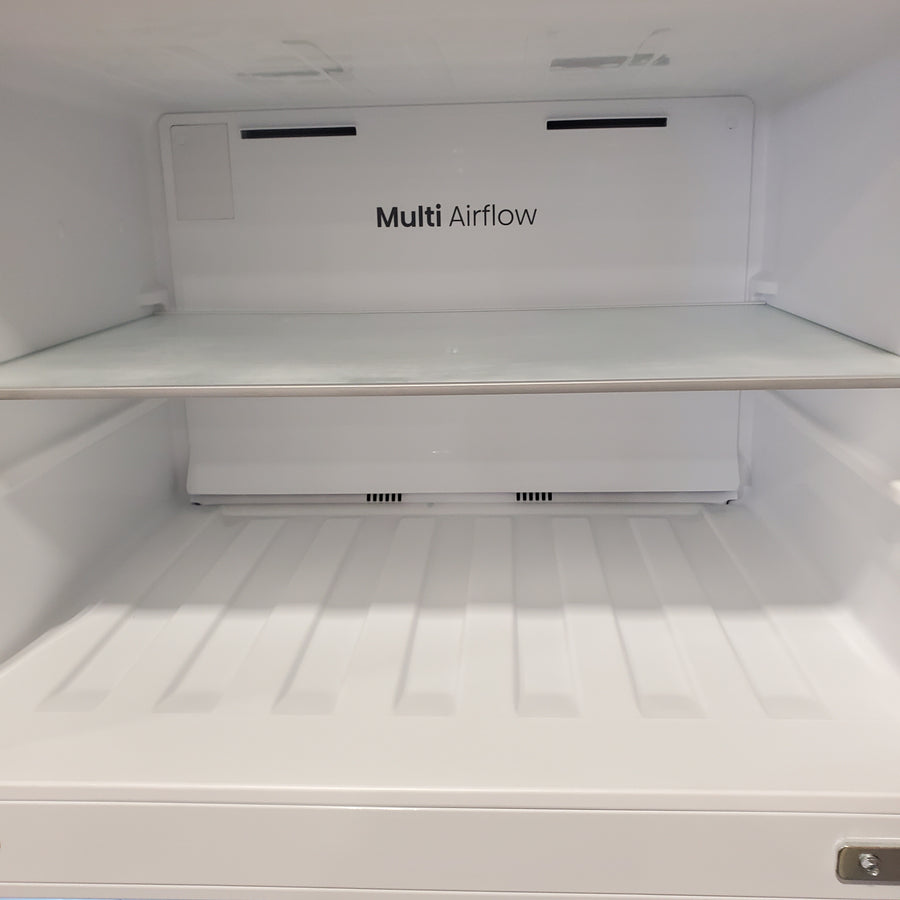 Hisense 18.0-cu ft Standard-Depth 30.0-in Wide Top-Freezer Refrigerator in Black HRT180N6ABD - Open Box