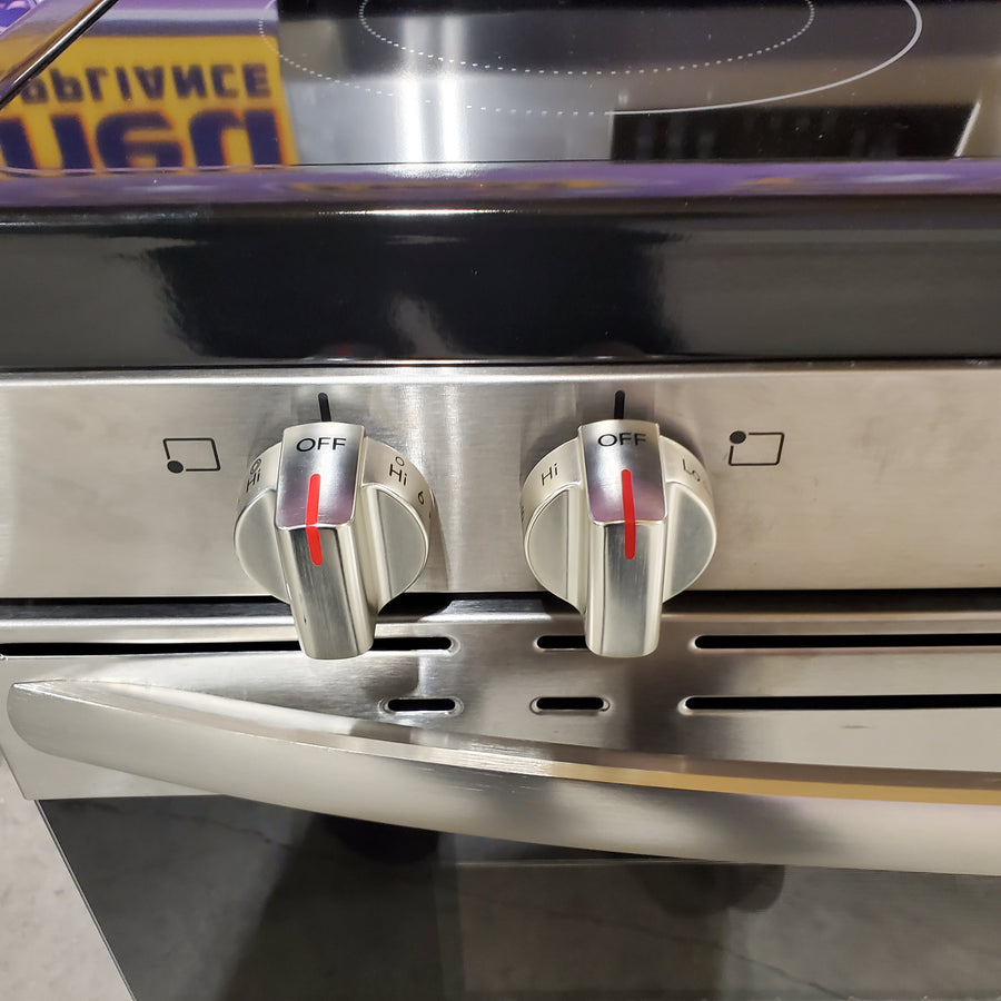 Frigidaire Electric Range with Five Cooktop Element, Air Fry and Self Cleaning 22142774 - FCRE3083AS - Open Box