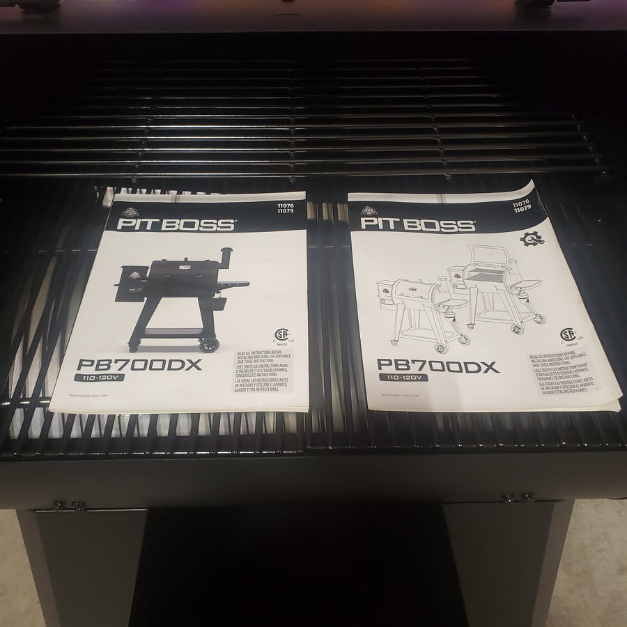 Pit Boss 700 DX Series 740-Sq. in Black Pellet Grill PB700DX - Open Box
