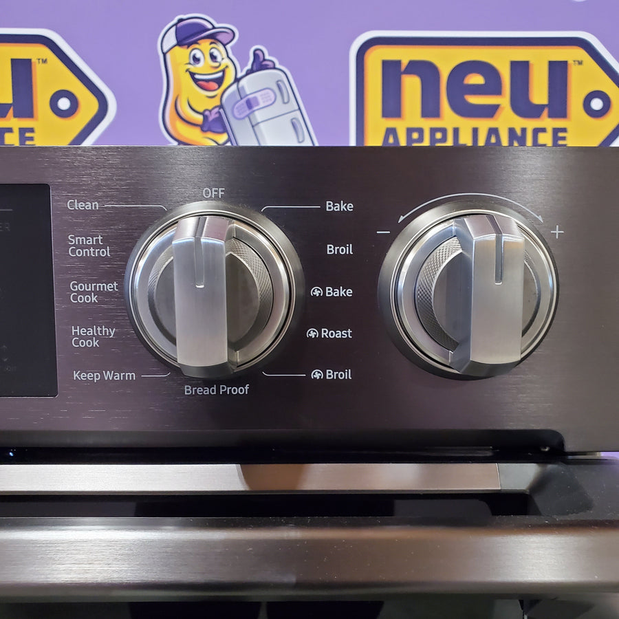 Samsung Steam Cook with Flex Duo 30 inch Double Electric Wall Oven Self-cleaning in Fingerprint Resistant Black Stainless Steel NV51K7770DG - Scratch & Dent (Minor)