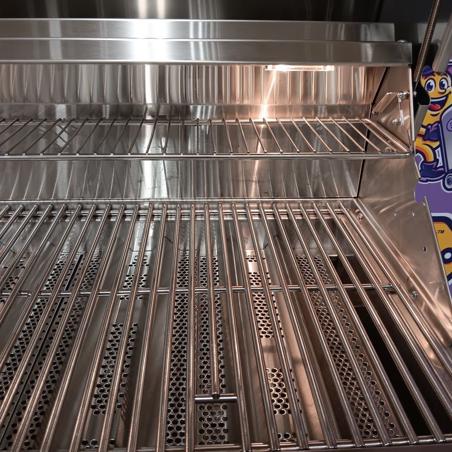 Coyote CL-Series 36-in 4-Burner Built-In Natural Gas Grill w/ Lift-Assist Hood & Safety Valve C3CL36NG - Scratch & Dent (Minor)