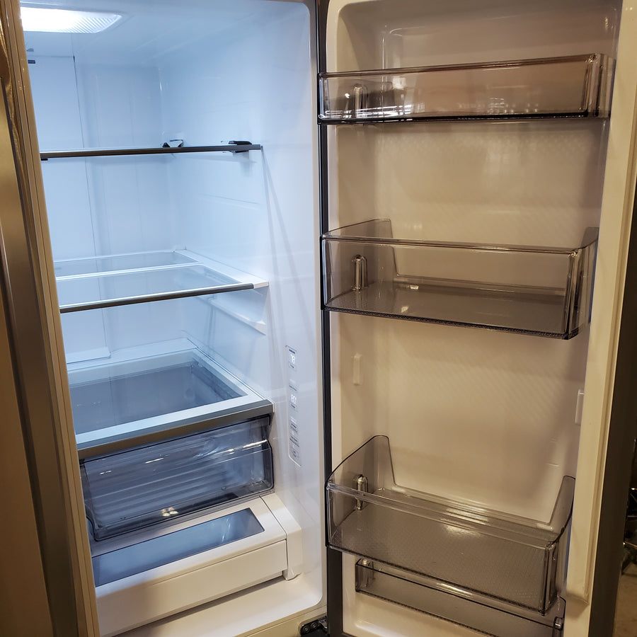 Samsung 31.5-cu ft 3-Door ENERGY STAR Smart French Door Refrigerator with Dual Ice Maker in Stainless Steel RF32CG5300SR - Scratch & Dent (Minor)