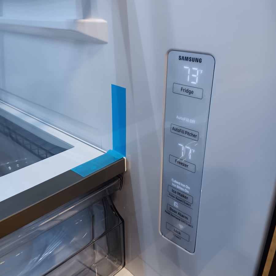 Samsung 31.5-cu ft 3-Door ENERGY STAR Smart French Door Refrigerator with Dual Ice Maker in Stainless Steel 22442656 - RF32CG5300SR - Scratch & Dent (Minor)