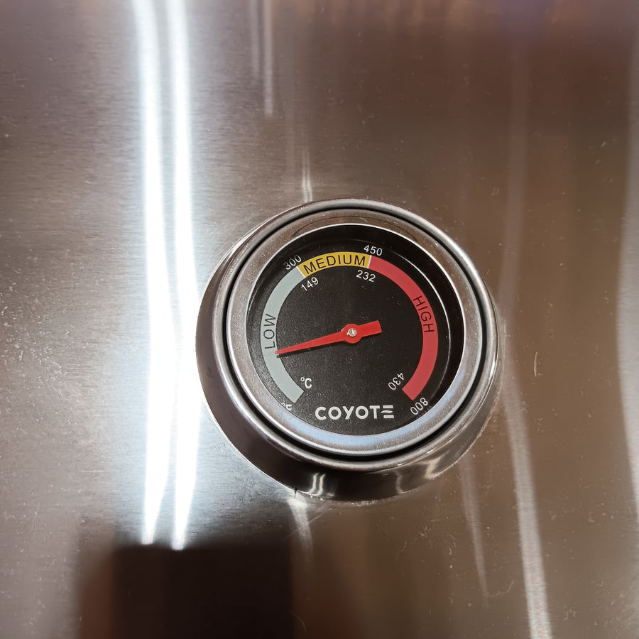 Coyote 28 Inch Built-in Gas Grill with Infinity Burners, Warming Rack, Heat Control Grids, 40,000 Total BTU, Interior Hood Lights, 640 sq. in. Cooking Area and Stainless Steel Grates C1C28LP - Scratch & Dent (Minor)