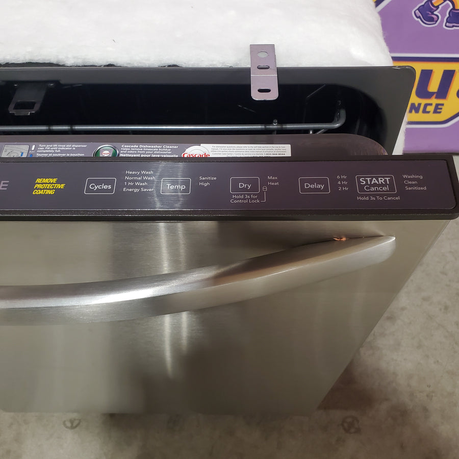 Frigidaire ENERGY STAR Top Control Built In Dishwasher in Stainless Steel with Three Spray Arms FDPH4316AS - Scratch & Dent (Minor)