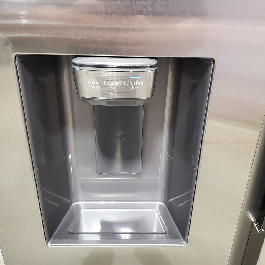 Samsung 27.4-cu ft Side-by-Side Refrigerator with Ice Maker in Fingerprint Resistant Stainless Steel RS27T5200SR - Scratch & Dent (Moderate)